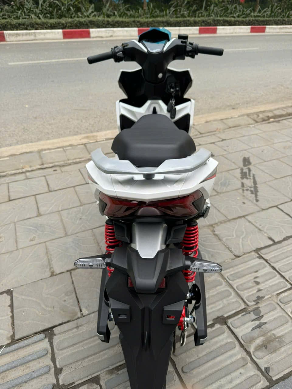 Trải Nghiệm Đi Thử Leo Dốc, Chở Hai Người Tr&ecirc;n Tailg T71 Vario C&oacute; Khỏe Kh&ocirc;ng?