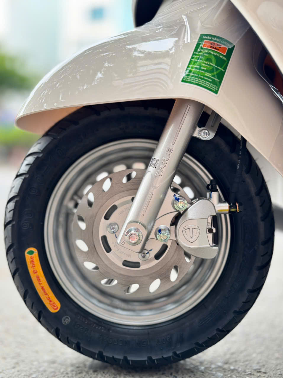 Pin xe điện cần được để nguội trước khi sạc để đảm bảo an to&agrave;n