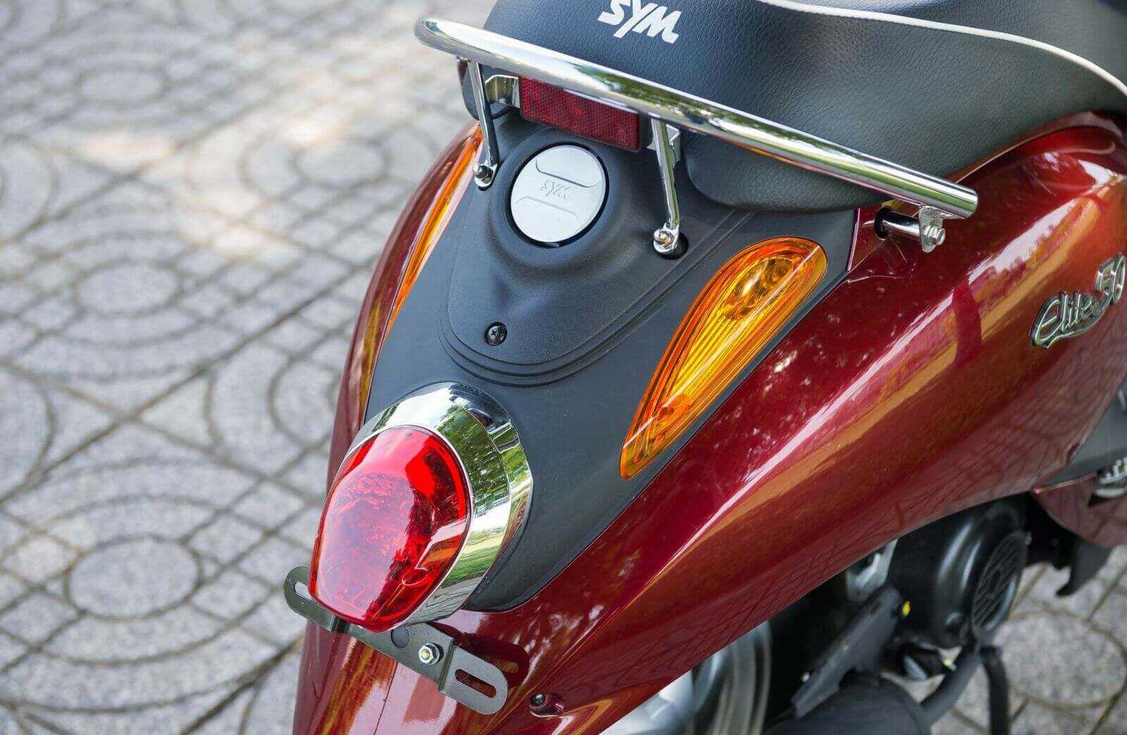 Xe ga 50cc Elite SYM Đen Mờ/Đỏ Mận