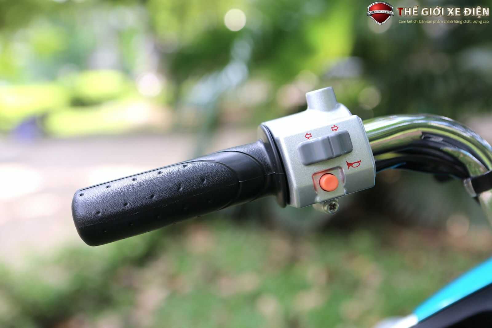 Xe ga 50cc Elite SYM Trắng Đỏ/Trắng Xanh Xe ga 50cc Elite SYM Trắng Đỏ/Trắng Xanh
