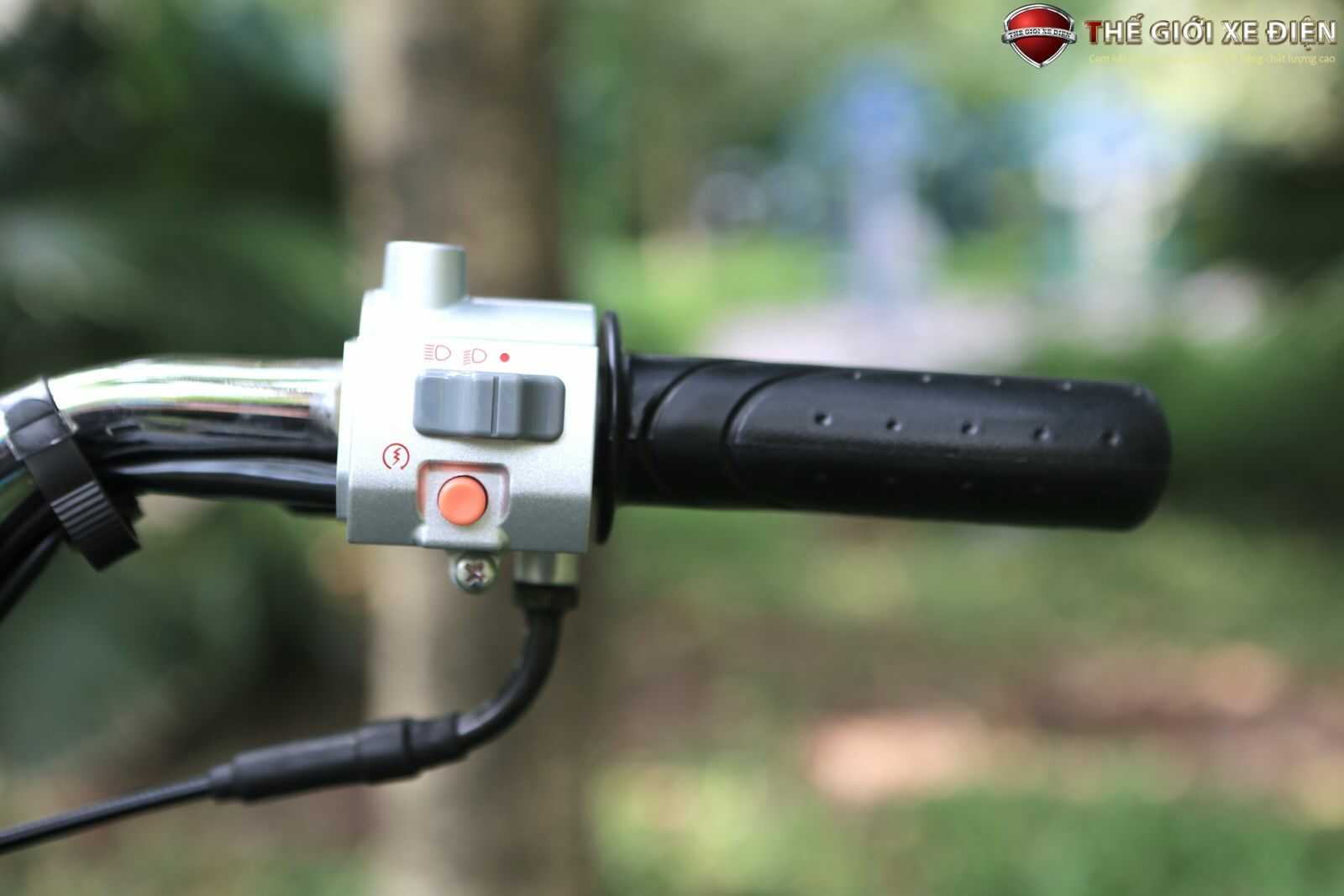 Xe ga 50cc Elite SYM Trắng Đỏ/Trắng Xanh Xe ga 50cc Elite SYM Trắng Đỏ/Trắng Xanh