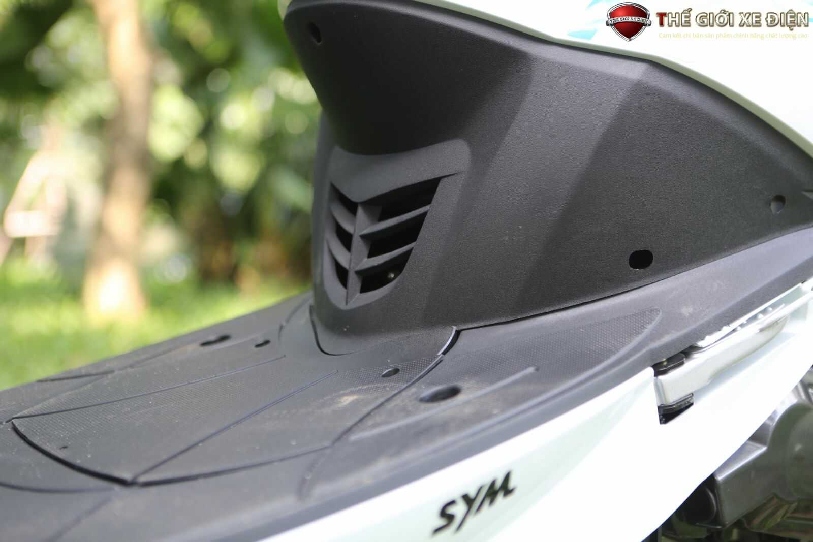 Xe ga 50cc Elite SYM Trắng Đỏ/Trắng Xanh Xe ga 50cc Elite SYM Trắng Đỏ/Trắng Xanh