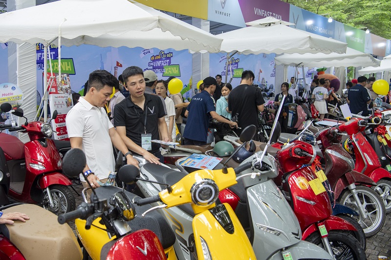 Làm thế nào để người dân dễ dàng thực hiện thủ tục đổi đổi xe máy sang xe điện?