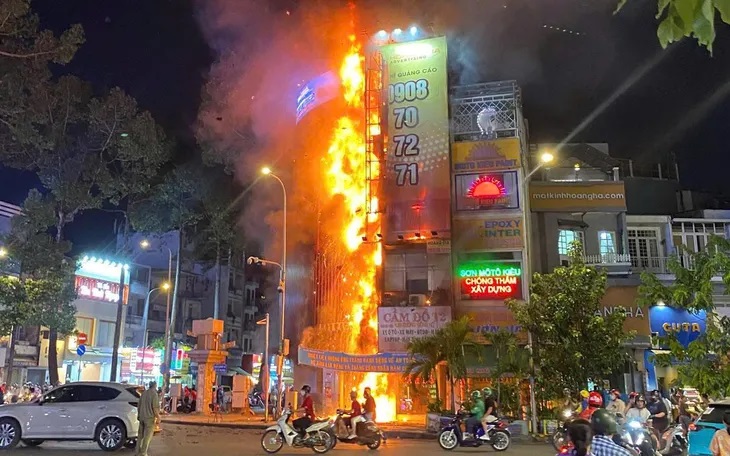 TP Hồ Chí Minh: Vụ hoả hoạn kinh hoàng tại cửa hàng phụ tùng xe máy khiến một người tử vong