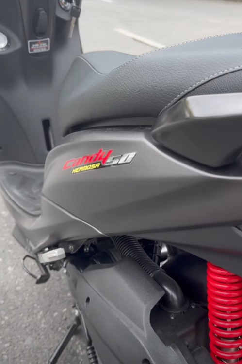 Xe Ga 50cc KYMCO Candy Hermosa X&aacute;m/Đen Nh&aacute;m