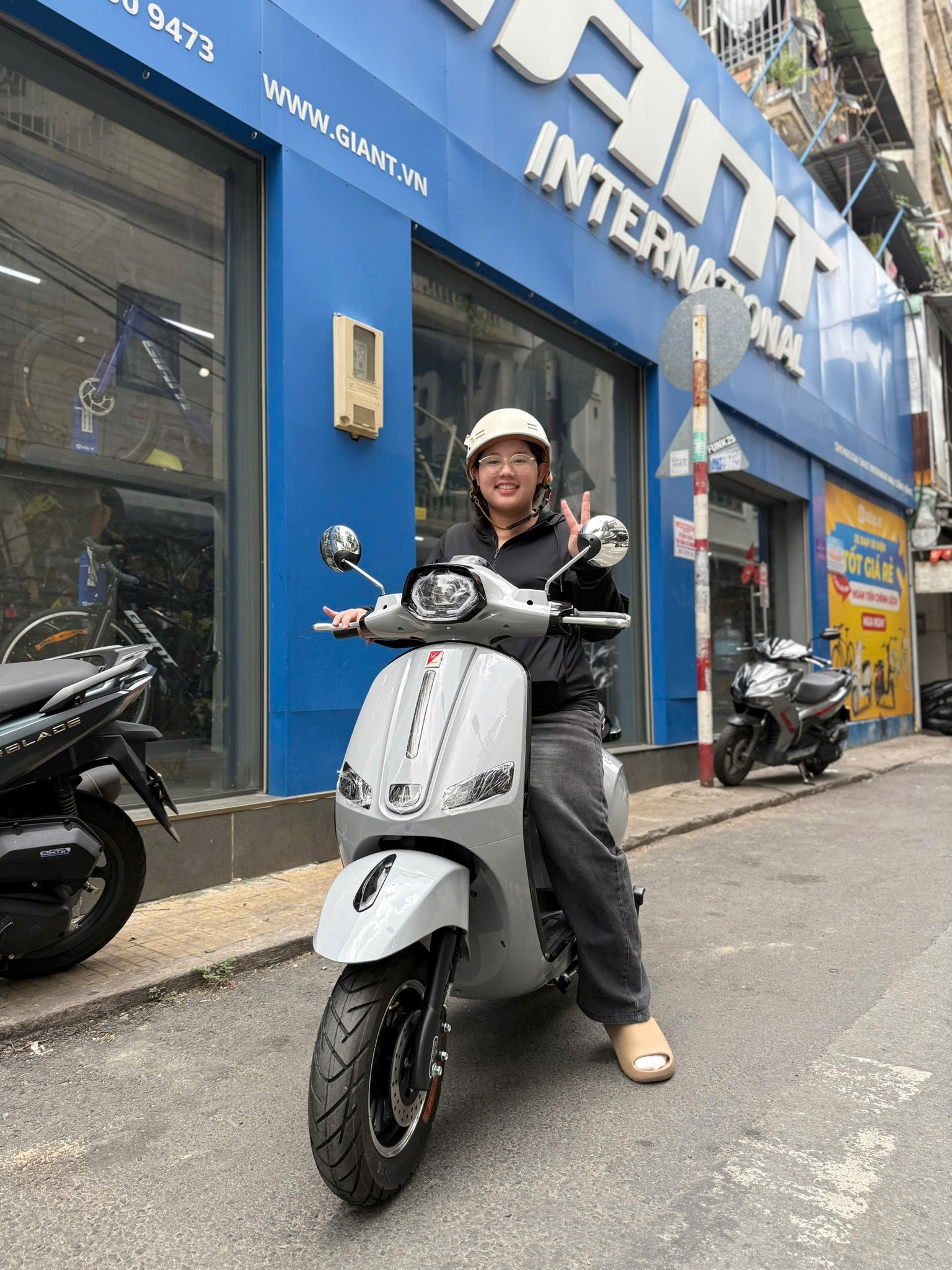 Tiên Phong Phát Triển Năng Lượng Xanh: Doanh Nghiệp Tự Bơi Giữa Muôn Vàn Thách Thức