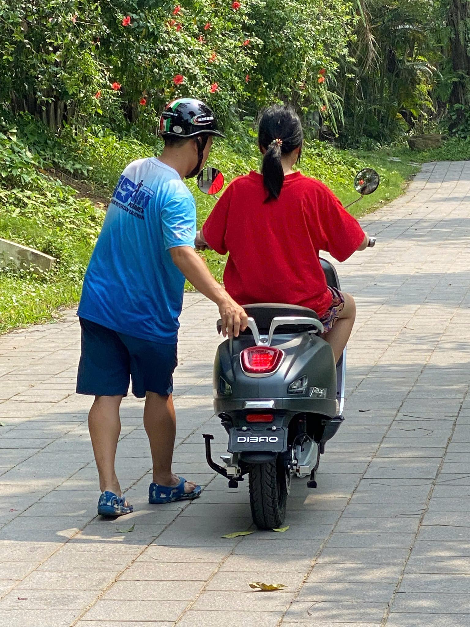 Tiên Phong Phát Triển Năng Lượng Xanh: Doanh Nghiệp Tự Bơi Giữa Muôn Vàn Thách Thức