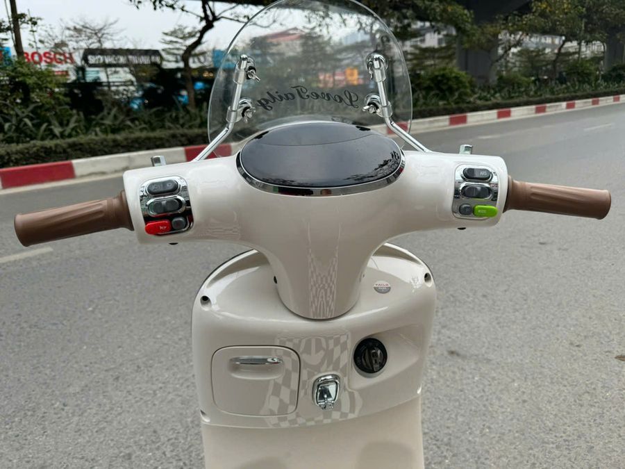 Xe máy điện Tailg Queen R71 - 6 Bình 23Ah 100Km/1 Lần Sạc Xe máy điện Tailg Queen R71 - 6 Bình 23Ah 100Km/1 Lần Sạc