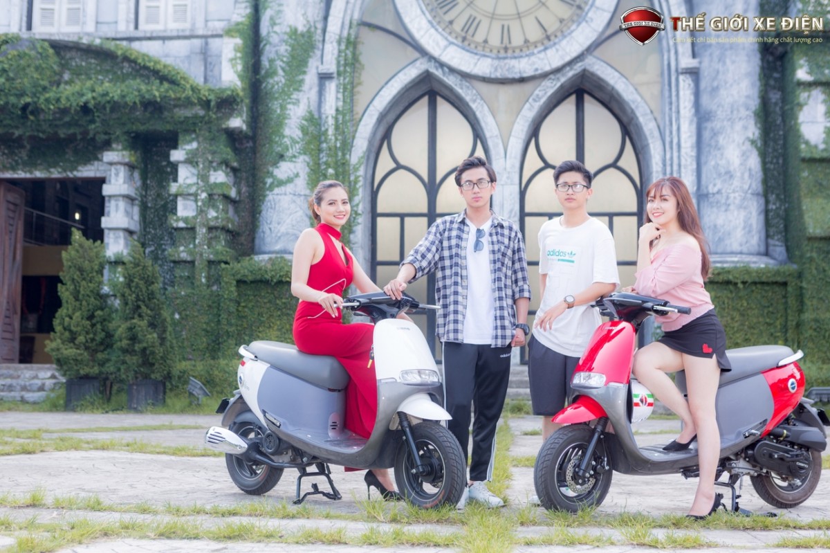 Xe máy điện JVC Royal có nét gì mang vẻ đẹp hoàng gia?