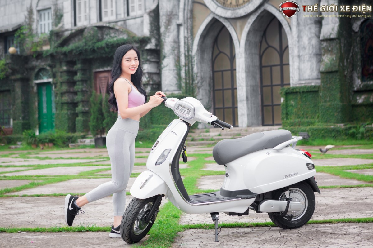 Xe máy điện JVC Vespas đèn vuông – Sự thay đổi nhỏ nhưng tạo nên hiệu quả