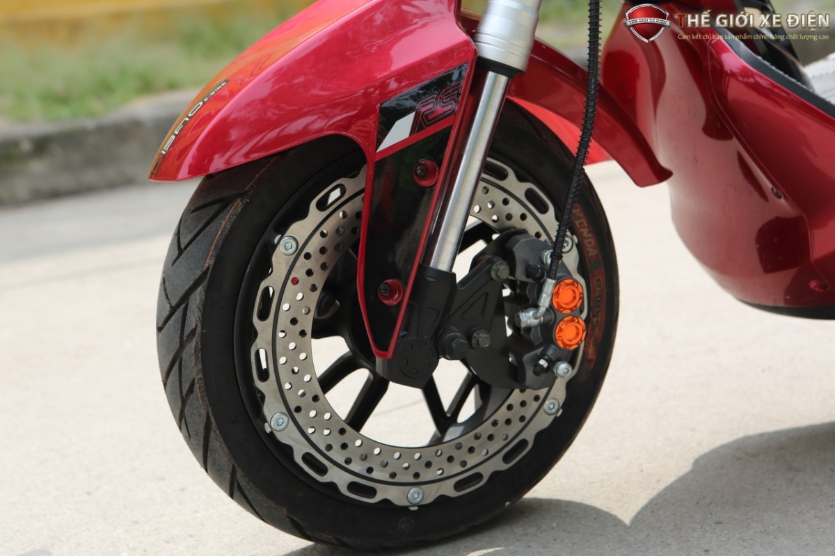 Top 3 xe máy điện trang bị hệ thống 2 phanh đĩa