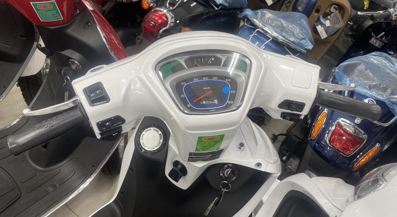 Tìm hiểu về đồng hồ, cụm tay lái xe ga 50cc Kymco Candy Hermosa