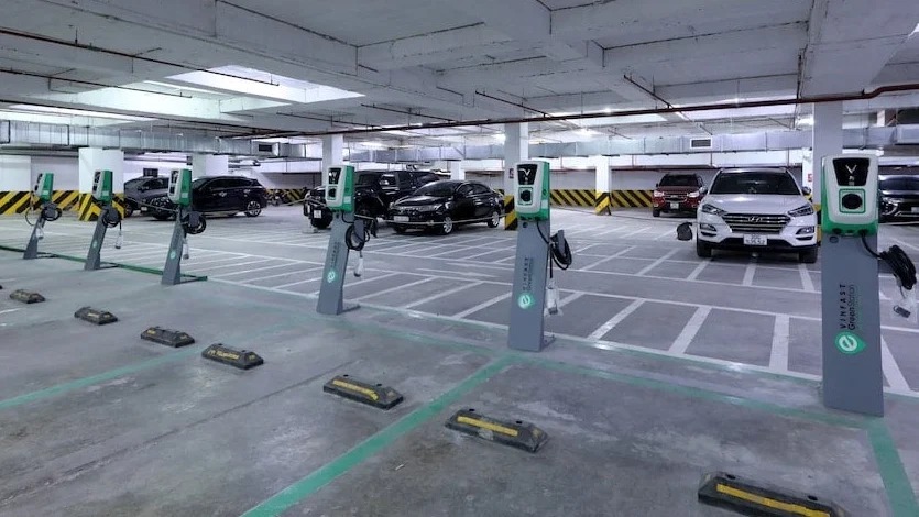 Thị trường xe điện bứt tốc nhờ công nghệ sạc 5 phút, đối mặt bão giá xăng dầu